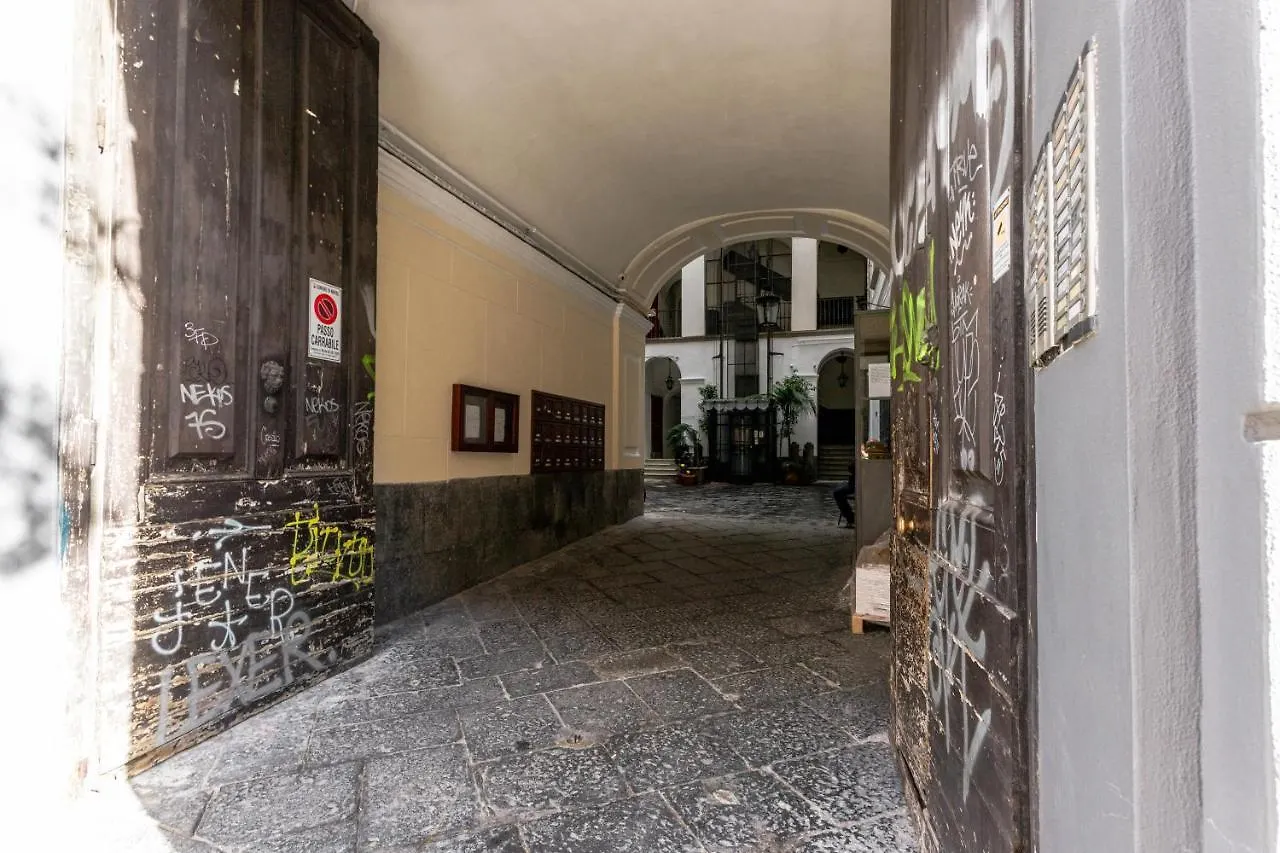 Arka Apartments Naples 0*,