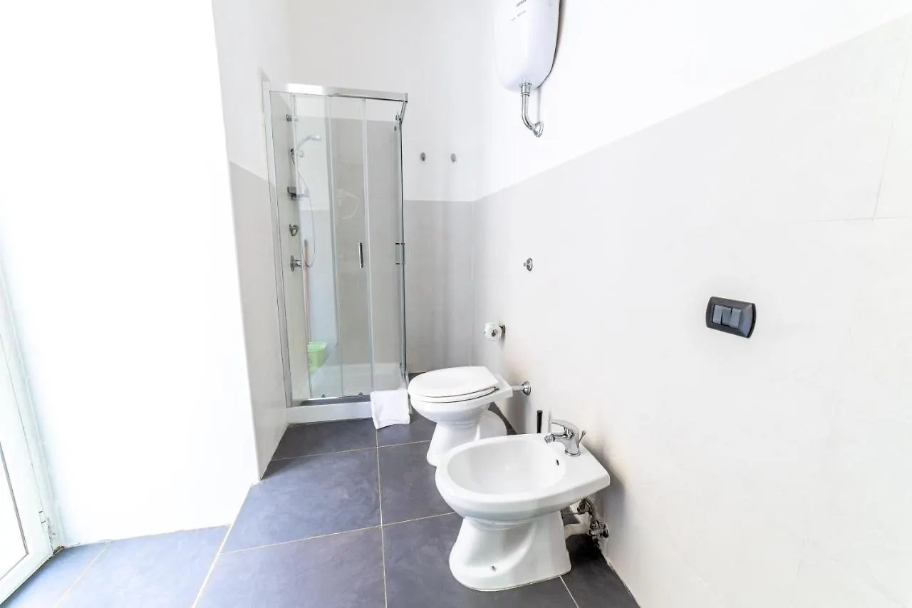 Arka Apartments Naples 0*,
